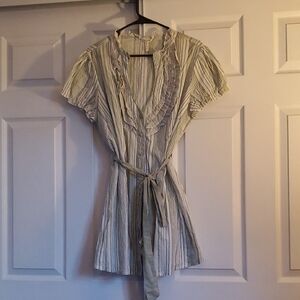 # 86 - Striped Ruffle Tie-Front Top